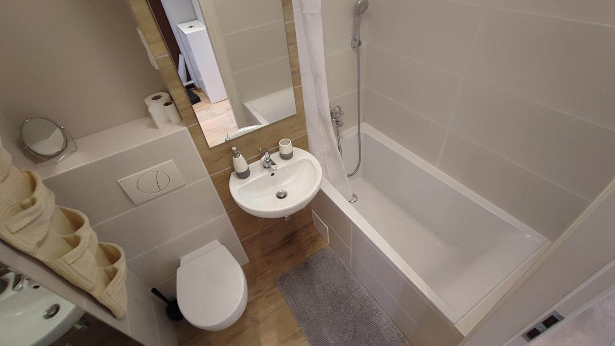 ורשה Lenki Apartamenty Metro Brodno מראה חיצוני תמונה